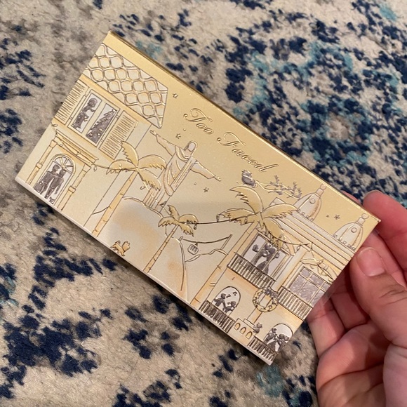 Too faced palette! 🎉 Christmas in Rio! - Picture 2 of 5
